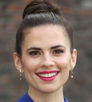 Hayley Atwell heading to theatre