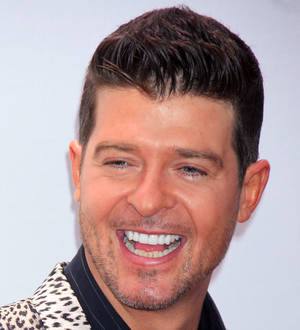 Robin Thicke cancels Canada concert
