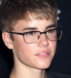 Justin Bieber meets hysterical fan after online hunt