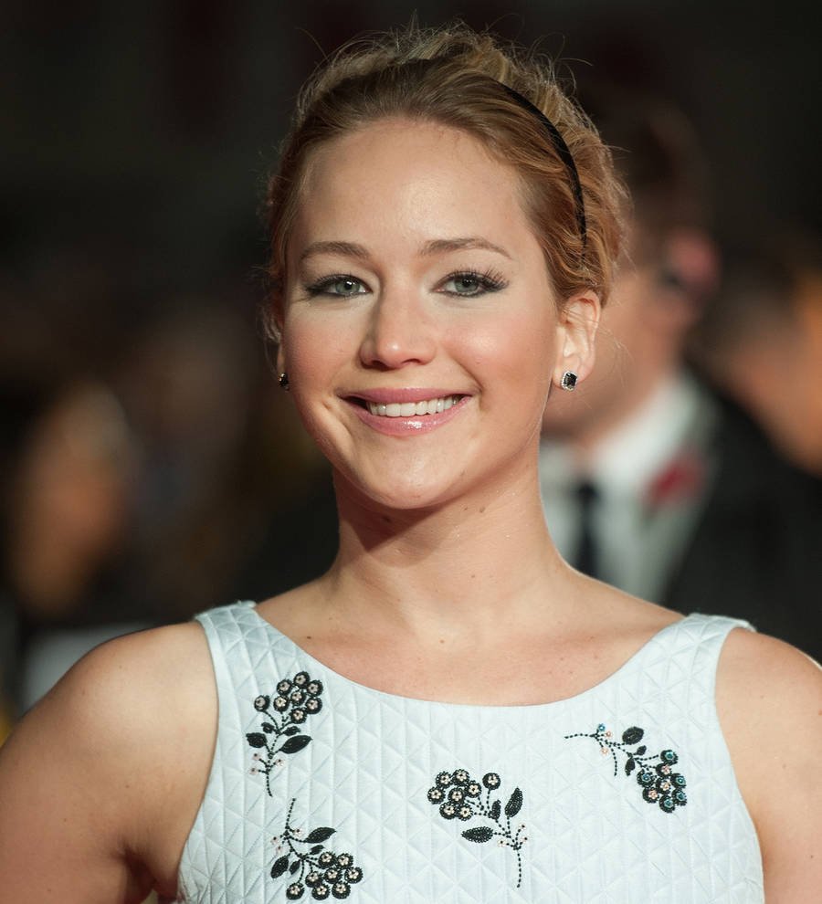 Jennifer Lawrence and Amy Schumer surprise crowd at Billy Joel concert