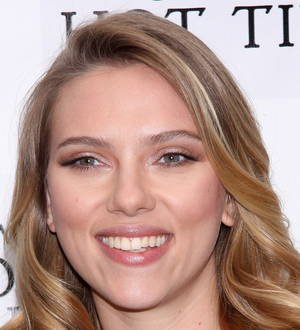 Scarlett Johansson will earn at least,000 a week for new play