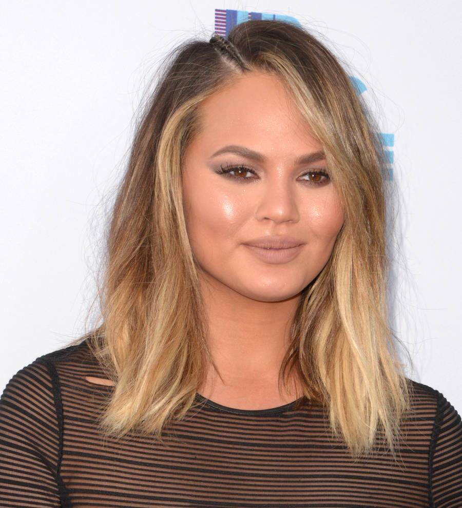 Chrissy Teigen: 'Breastfeeding scene in Fergie's new video is beautiful'