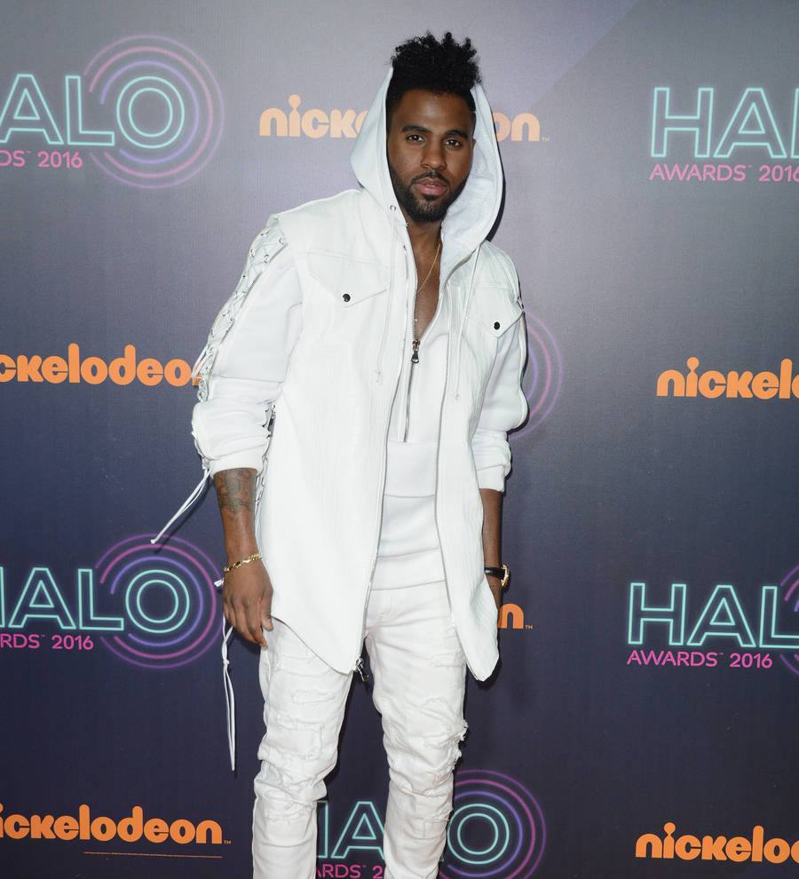 Jason Derulo accuses American Airlines of 'racial discrimination'