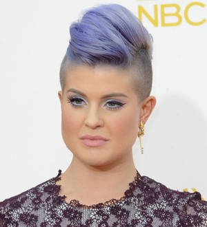 Kelly Osbourne gets tattoo in memory of Joan Rivers