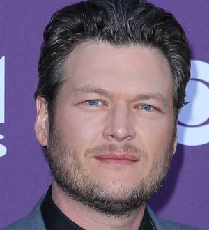 Blake Shelton compares Bieber fever to power of Presley