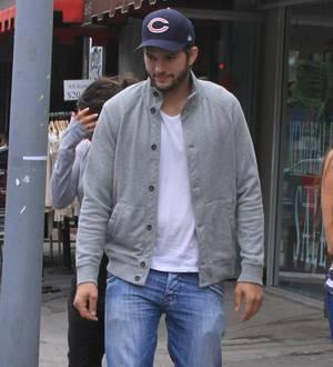 Ashton Kutcher learning Russian so he can speak to baby