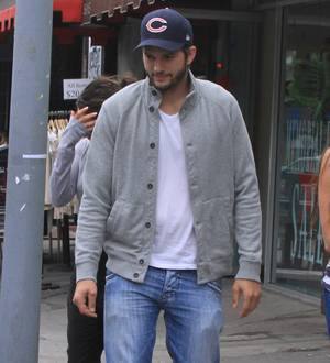 Ashton Kutcher learning Russian so he can speak to baby
