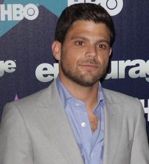 Jerry Ferrara lends a hand to 9/11 cause