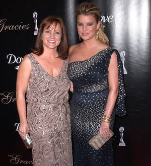 Jessica Simpson's mum engaged - report