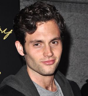Penn Badgley and Zoe Kravitz spotted kissing
