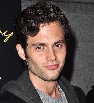 Penn Badgley and Zoe Kravitz spotted kissing