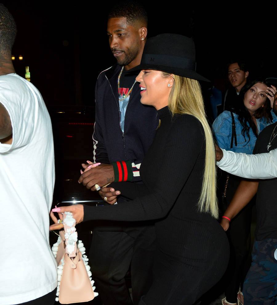 Khloe Kardashian having a boy - report