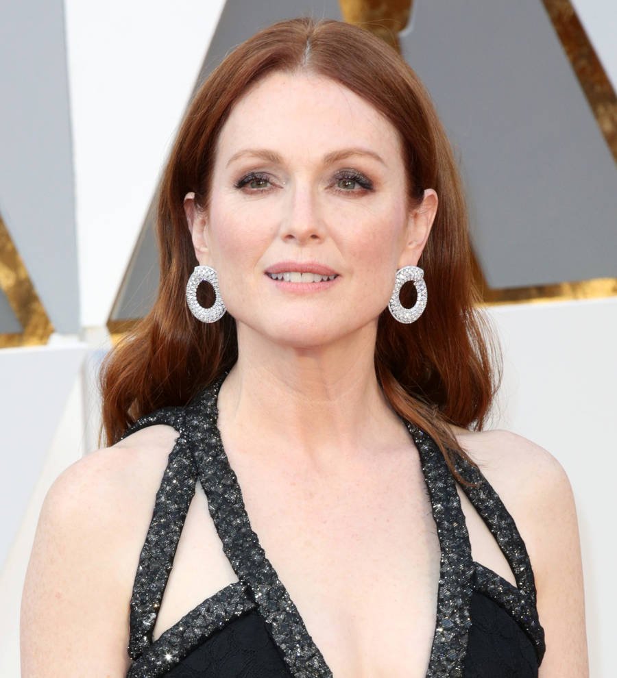 Julianne Moore & Anne Hathaway join list of stars opposing anti-gay legislation
