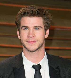 Liam Hemsworth injures ankle on Mockingjay set