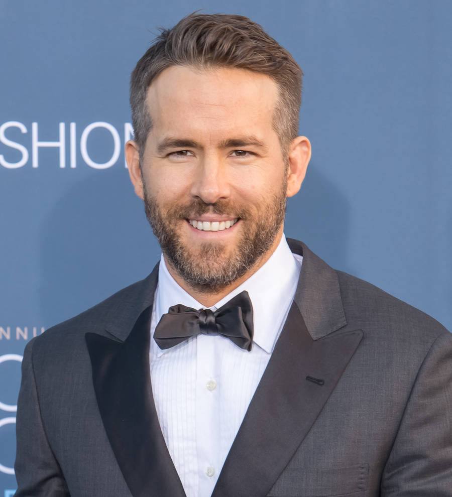 Ryan Reynolds gushes about daughters as he accepts Hasty Pudding honor