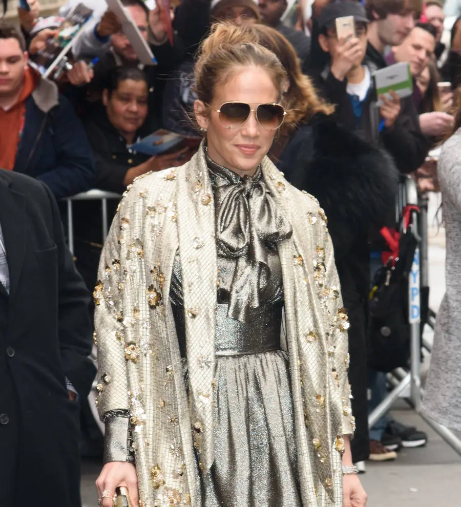 Jennifer Lopez suffered black eye when microphone fell on her face