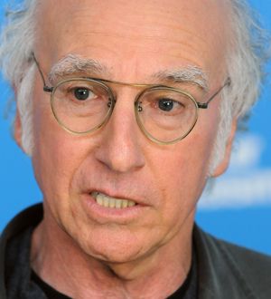 Larry David helps daughter in college move