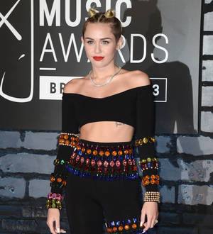 Sinead O'Connor escalates war of words with Miley Cyrus