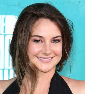 Shailene Woodley dating co-star