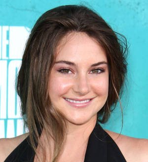 Shailene Woodley dating co-star
