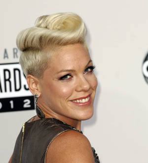 Pink and Mia Farrow quit Instagram.com over controversial new privacy rules