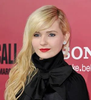 Abigail Breslin offers Moretz support as grandmother battles illness