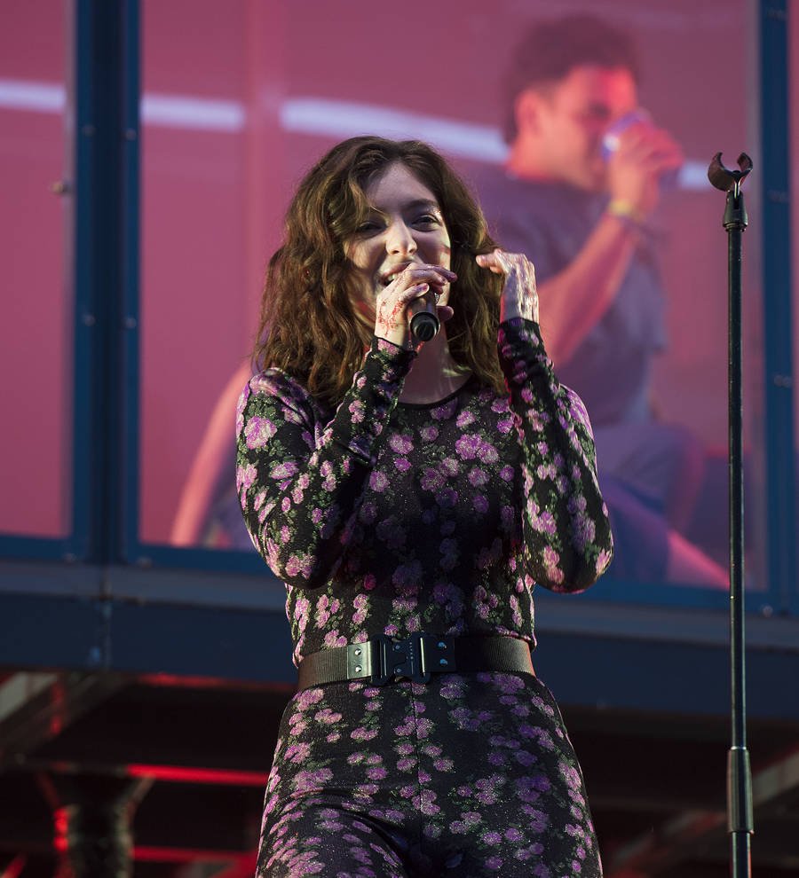 Lorde's set cut short as dangerous weather leads to Lollapalooza evacuation