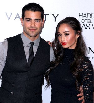 Jesse Metcalfe proposes to girlfriend