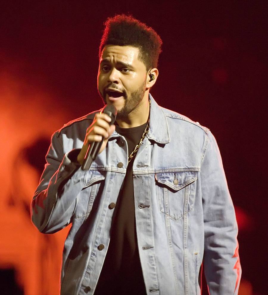 The Weeknd and Selena Gomez Rent Out Theater for Movie Date