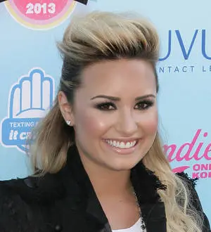 Demi Lovato given a goat for 21st birthday