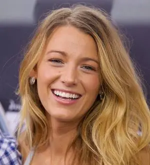 Blake Lively becomes the new face of L'Oreal Paris - report