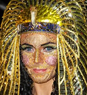 Heidi Klum is Cleopatra for delayed Halloween bash