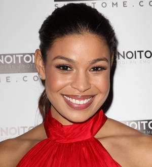 Jason DeRulo buys 10,000 red roses for Jordin Sparks