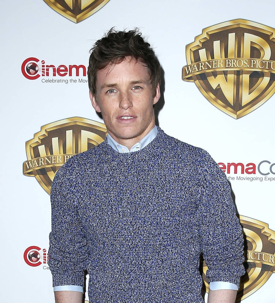 Eddie Redmayne performs magic trick with Benedict Cumberbatch