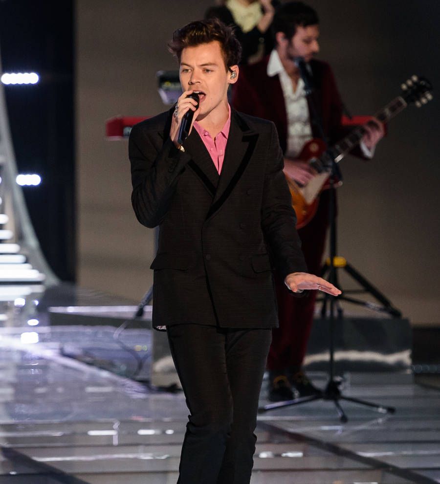 Harry Styles kisses pal James Corden on Christmas Carpool Karaoke