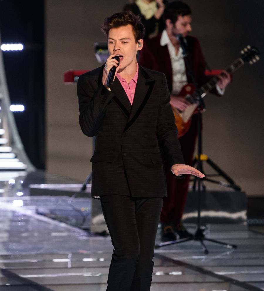 Harry Styles rocks Givenchy and Gucci at Victoria's Secret show