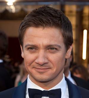 Jeremy Renner sleeps with weapons over stalkers fear
