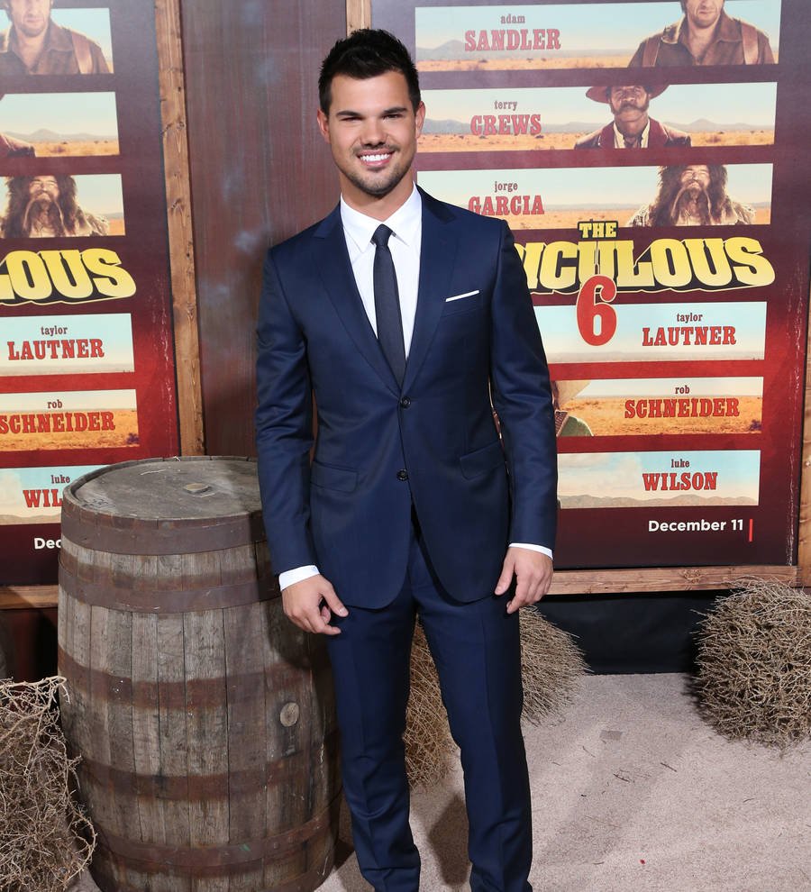 Taylor Lautner confused by UK phrases