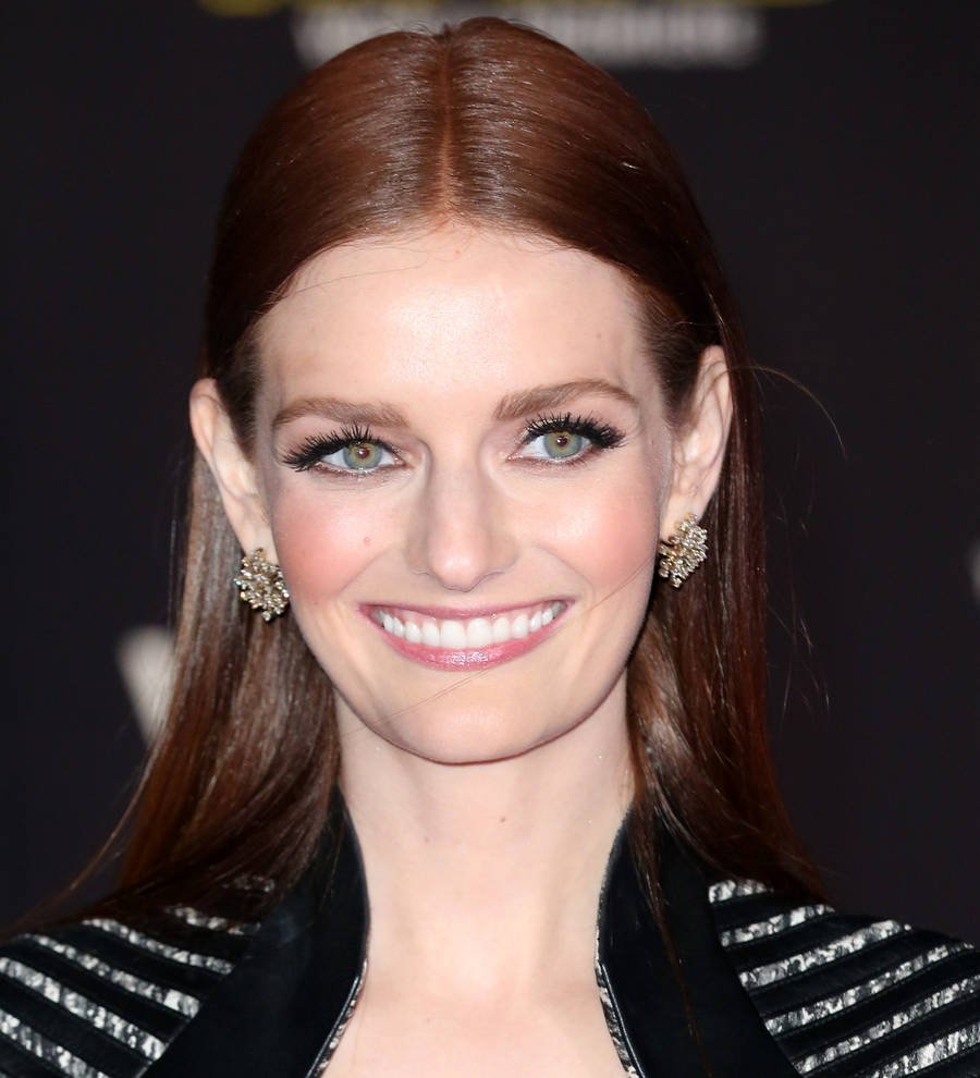 Lydia Hearst stirs controversy with breastfeeding gym ad