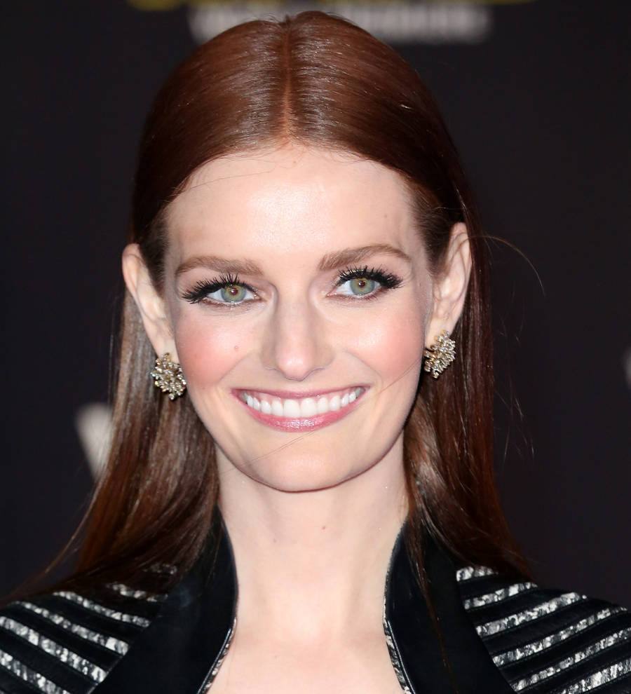 Lydia Hearst stirs controversy with breastfeeding gym ad