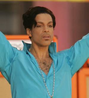 Prince throws pyjama party at studio