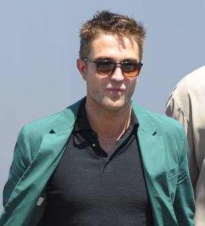 Robert Pattinson on the hunt for 'missing' premiere clothes