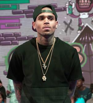 Chris Brown infuriates neighbors with graffiti