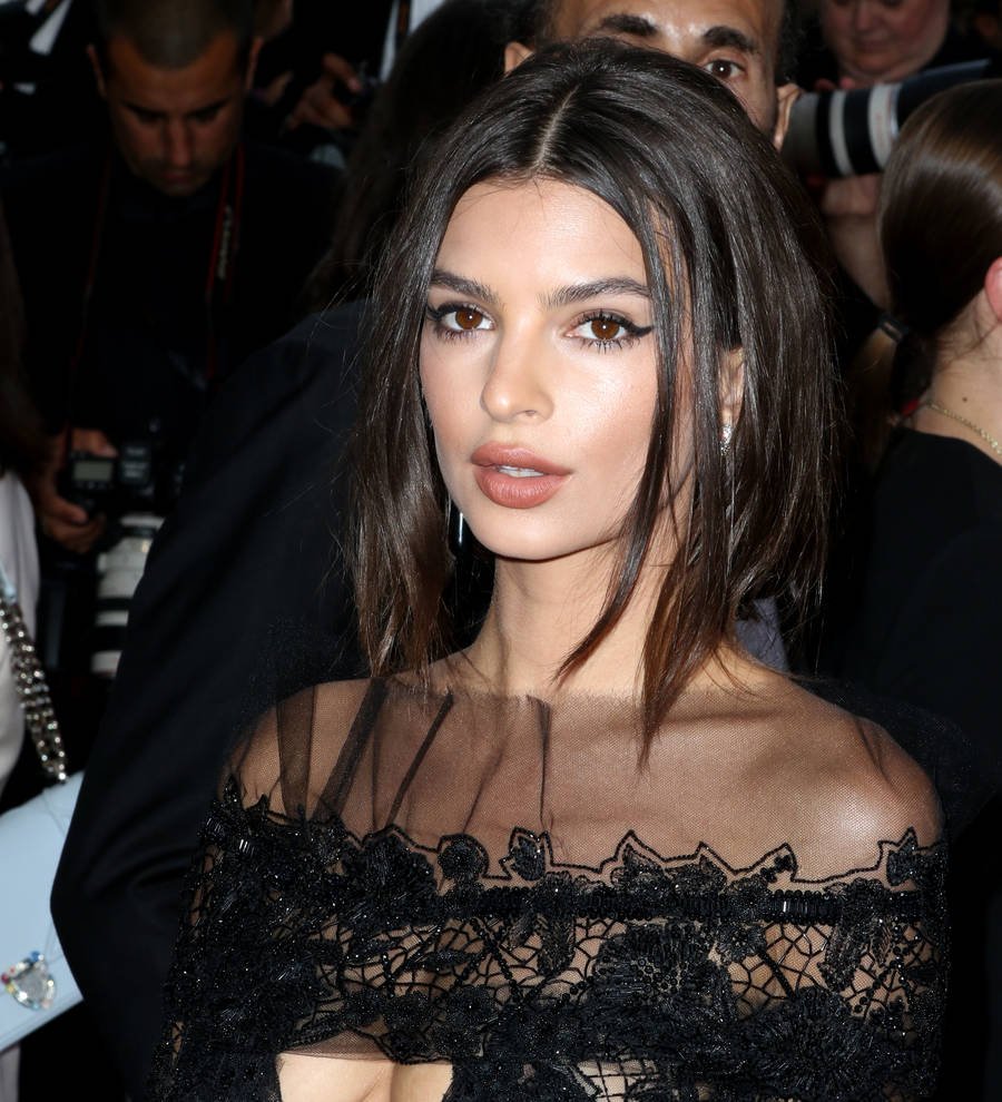 Emily Ratajkowski grateful to Emma Watson for supporting her feminism
