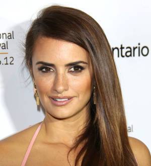 Penelope Cruz 'in talks to play Bond girl'