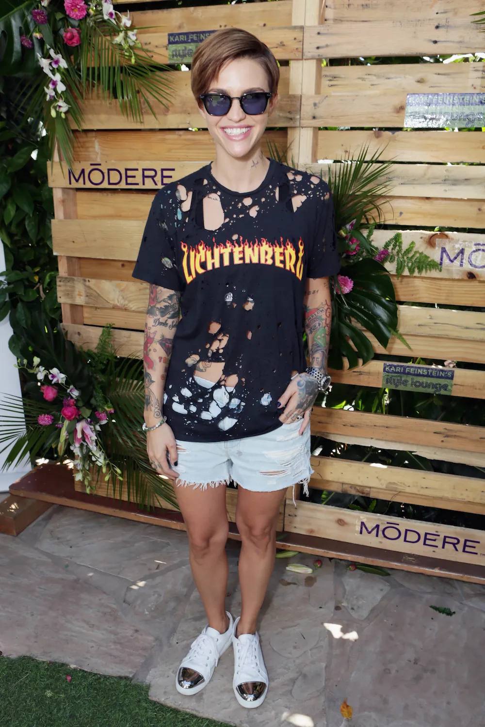 Stars Stock Up on Swag at Emmys Lounges!