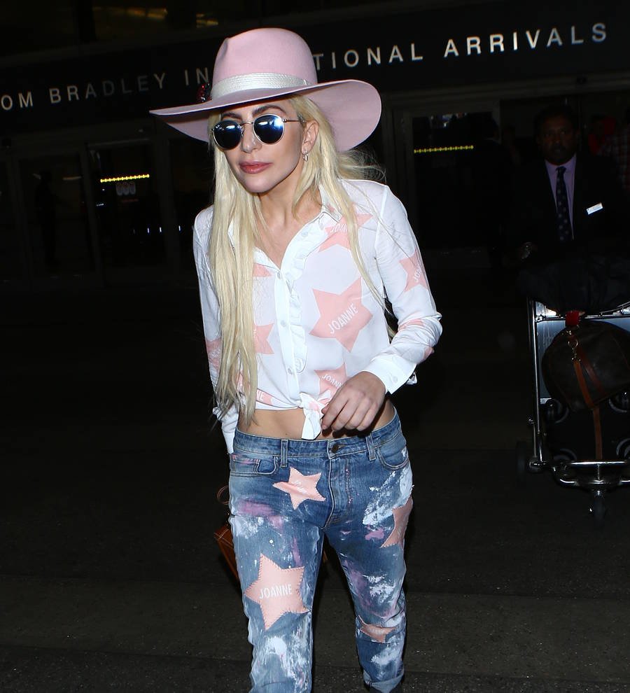 Lady Gaga to star in Tiffany's first Super Bowl commercial