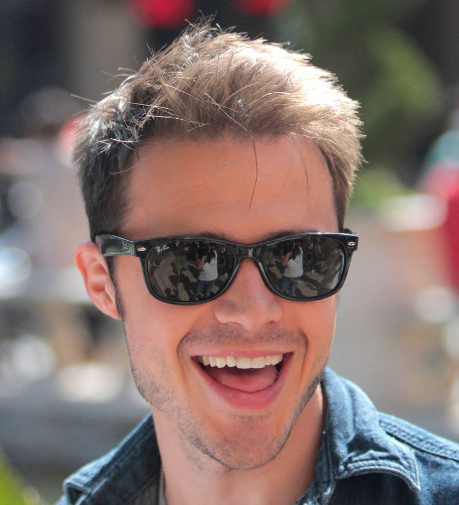 Kris Allen to be a dad again
