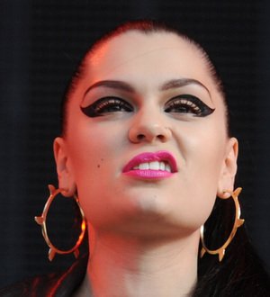 Jessie J wouldn't let broken ankle keep her from MTV VMAs