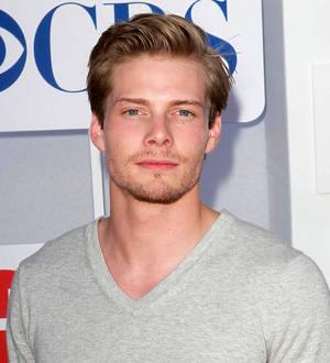 Hunter Parrish engaged